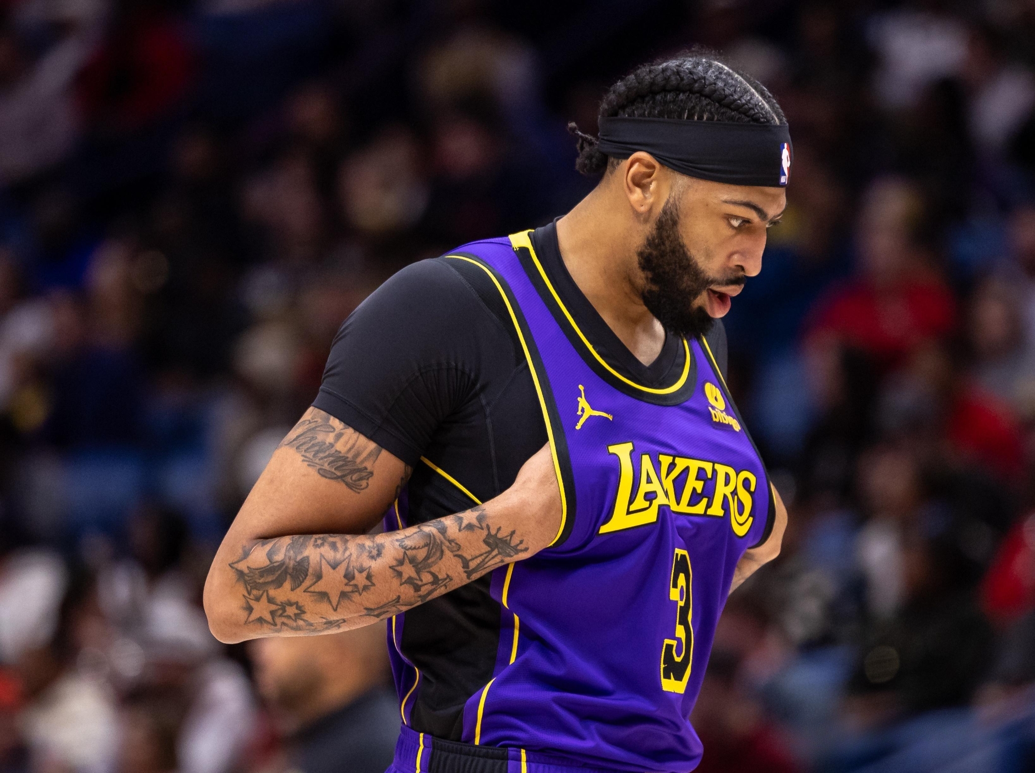 G2引发争议！，浓眉哥官方宣布表现优异新规引发球迷热议的简单介绍-hth体育官网入口