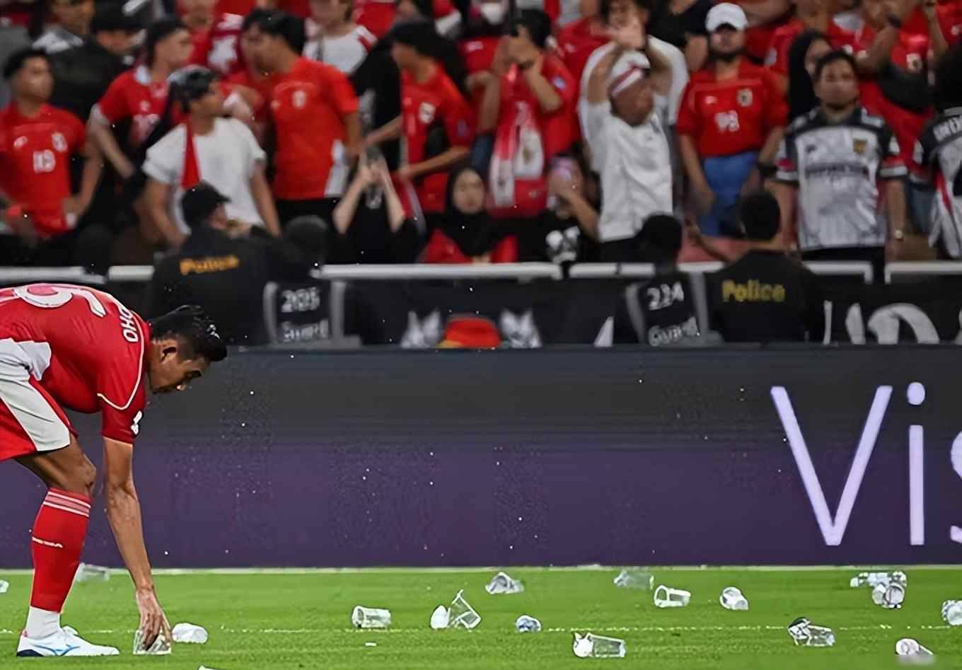 关于中超转会期再迎强敌，费耶诺德队长鼓劲，主帅态度：球迷炸锅，训练强度明显提升的信息